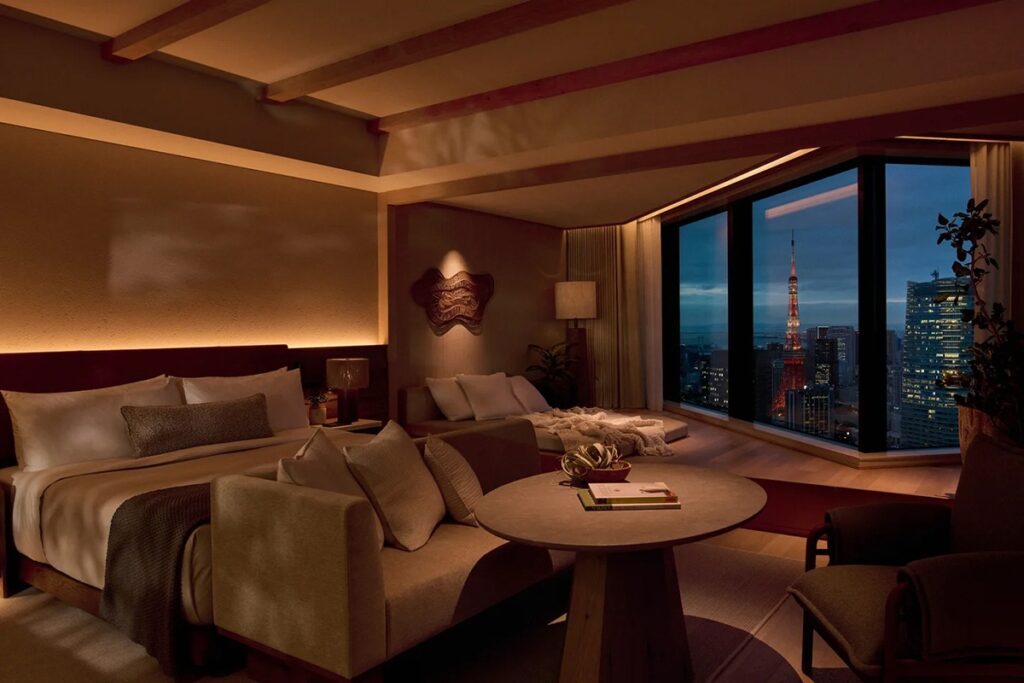 Spanning the 38th through 43rd floors of the Akasaka Trust Tower, the hotel features expansive city views