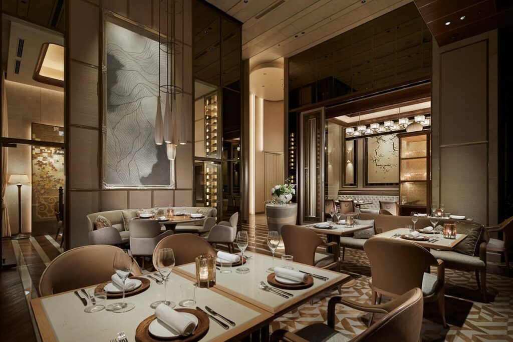 est — Four Seasons Hotel Tokyo at Otemachi
